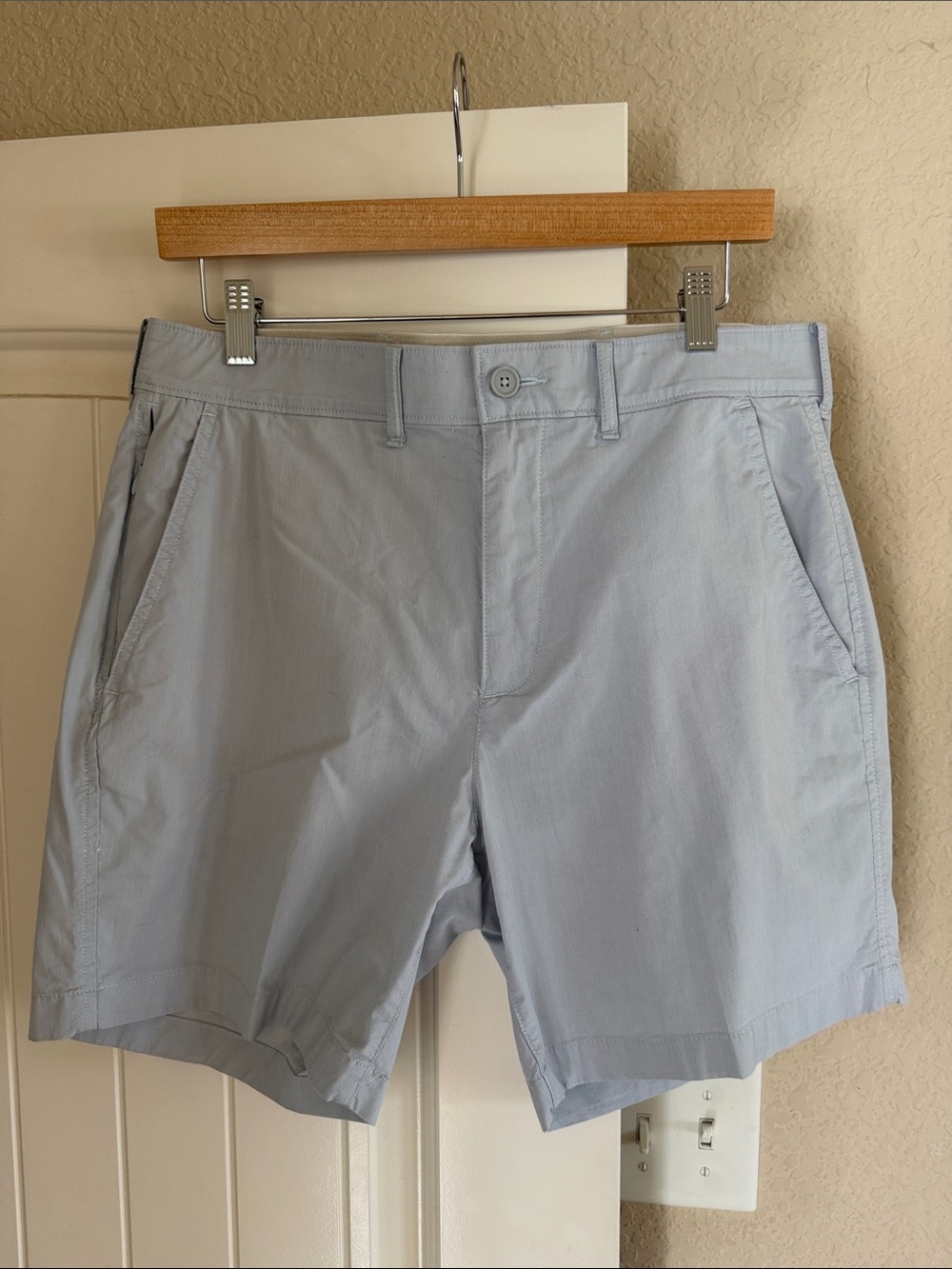 Abercrombie Men's Light Blue All-Day Short Stretch Classic Fit